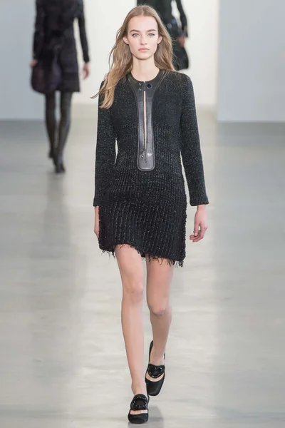 Look 15